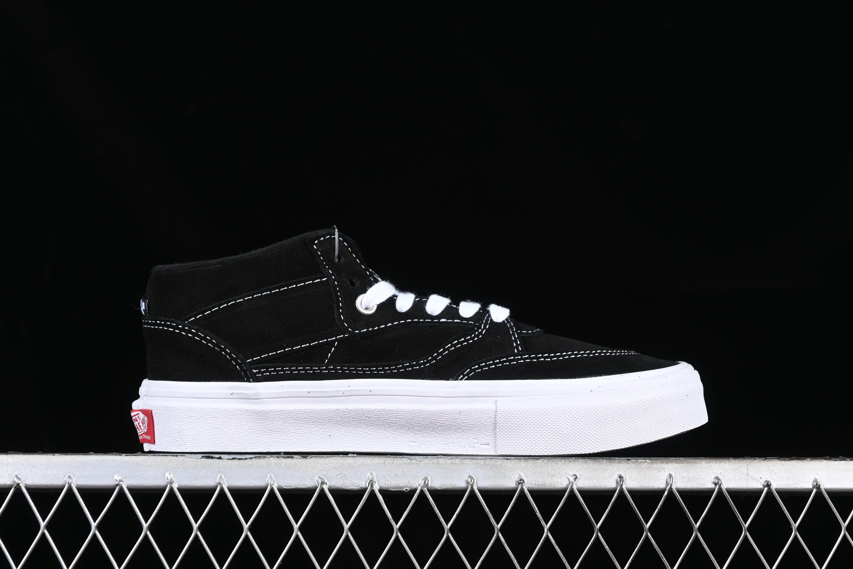 All Categories Vans Vans Series Vans Mid Vans China Vans Half Cab 33 Dx Anaheim Series China Skateboard Shoes VN0A5FCDY28